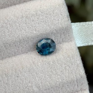 Zafiro Verde de Corte Ovalado, Gema Natural Facetada, Calidad de Gema Suelta, Certificado por Terceros, Tamaño Libre para Joyería - Product Image 3