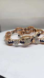 Brazalete de Lujo en Oro Rosa de 14K con Diamantes y Piedra Azul, Certificado IGI, Joyería Fina, Ideal para Eventos Diarios de Lujo - Product Image 3