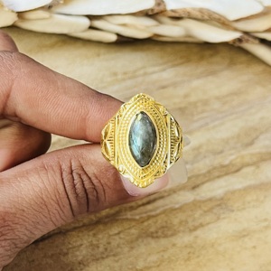 Bagues en labradorite très demandées, bandes géométriques tribales, bijoux bohèmes en laiton pour femmes, plaqué or 18 carats, style vintage, vente en gros - Product Image 4