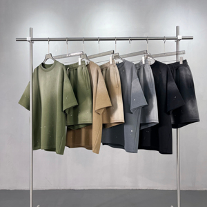 Conjunto de camiseta y pantalones cortos casuales de verano, de algodón transpirable, diseño transpirable, forro polar de poliéster y algodón, alta calidad, hecho en Pakistán. - Product Image 1