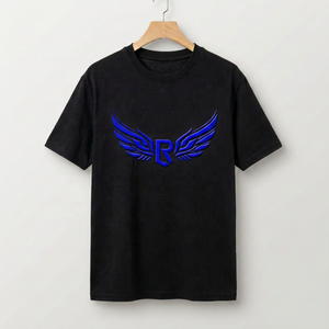 Camiseta de Hombre Negra con Logotipo de Alas en Relieve, Manga Corta, Cuello Redondo, Corte Regular, Informal, de Algodón Jersey - Product Image 2