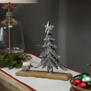 Porte-bougie décoratif en métal moderne et minimaliste de luxe pour une mise en scène élégante de la table à manger avec des motifs torsadés pour la maison - Product Image 1