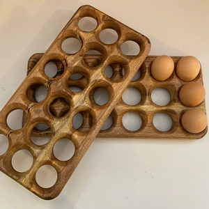 Porte-œufs décoratif en bois avec finition lisse pour la présentation sur le comptoir de cuisine et le stockage d'œufs frais de la ferme - Product Image 1