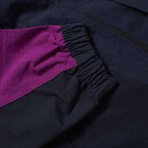 Chaqueta Deportiva para Hombre con Capucha, Color Morado Marino, Resistente al Viento, con Cierre y Bolsillos Frontales - Product Image 6