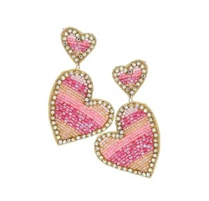 Pendientes de árbol de Navidad con cuentas, también llamados pendientes de bordado con cuentas de semillas, con diseño de mariposa tricolor y perlas finas. - Product Image 3