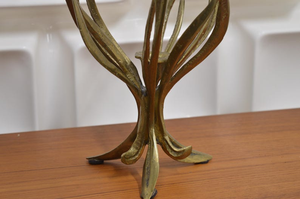 Candelabro de Hierro Antiguo con Acabado en Latón, de 3 Brazos, Diseño de Tulipán, Portavelas de Metal, Hecho a Mano, Duradero, Vintage, para Bodas, Pascua - Product Image 4