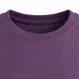 T-shirt pour femme, coupe flatteuse, tissu doux et respirant, parfait pour la superposition ou à porter seul, style tendance, couleur personnalisable - Product Image 4