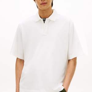 Polo pour homme 100% coton biologique, logo brodé personnalisé, OEM ODM, tissu piqué respirant, vêtements décontractés d'été - Product Image 2