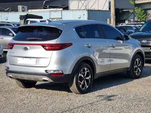 Hyundai Sportage Diesel Automatique 2022 Blanc, SUV 5 Places, Conduite à Gauche, Véhicule d'Occasion Coréen avec Clé Intelligente, Assistance à la Sécurité, 4x4 - Product Image 2