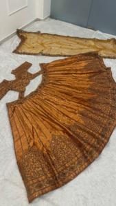 Lehenga Choli Tradicional Étnico Indio de Diseñador, con Lentejuelas y Trabajo Dori, Largo hasta el Suelo, Materiales Reciclados para Traje de Boda para Mujer - Product Image 4