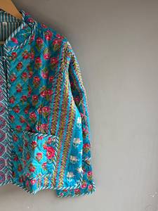 เสื้อแจ็คเก็ตผู้หญิงลายดอกไม้แบบควิลท์ คอจีน แขนยาว ปักมือ สำหรับใส่ในฤดูใบไม้ร่วง ของขวัญสำหรับเธอ - Product Image 3