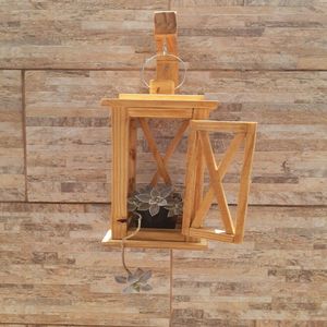 Encantadora Linterna de Madera para Velas, Diseñada para Mejorar Ambientes Relajantes con un Brillo Equilibrado y una Belleza Rústica Duradera - Product Image 6