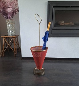 ที่วางร่มโลหะรูปทรงร่มสีแดง ที่เก็บของตกแต่งสร้างสรรค์สำหรับทางเข้าบ้าน ห้องเด็ก ร้านกาแฟ และใช้เป็นของขวัญ - Product Image 1