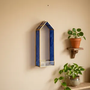 Étagère murale moderne en forme de cabane nordique, verre bleu, cadre en laiton, organisateur de rangement, décoration de salon - Product Image 3
