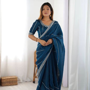 Collection de saris de luxe JMC en fil de soie et sequins pour le marché international - Product Image 1