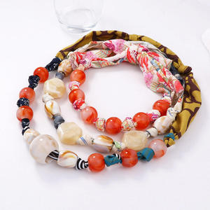 Collier en résine perlée multi-éléments de style vintage Future Angel, best-seller, élégant pour femmes, idéal pour les soirées - Product Image 1