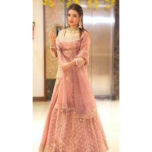 Hermoso y Moderno Top Lehenga Indio y Pakistaní con Dupatta, Ropa Elegante - Product Image 4