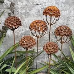 Red Metal Starburst Garden Stakes Outdoor Decor Modern Style Plastic Coated for Yard and Patio - Product Image 6
