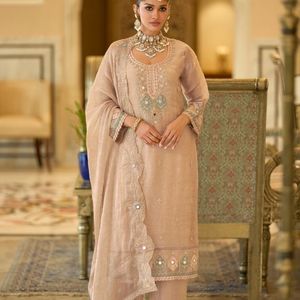 Ensemble haut et palazzo en satin brodé de perles, avec dupatta brodée de créateur assortie, pour tenue de soirée, vente en gros par Royal Exports - Product Image 4
