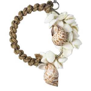 Couronne de Noël artisanale en rotin tressé avec anse en tissu et nœud décoratif, idéale pour une décoration de Noël rustique - Product Image 6