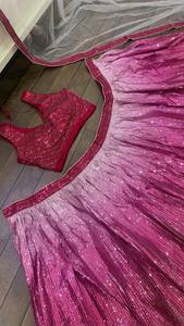 Lehenga Choli en soie plissée avec broderie lourde et sequins, longueur au sol, pour femmes, tenue traditionnelle indienne/pakistanaise pour mariage, fête, Diwali - Product Image 3