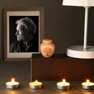 Pequeñas Urnas de Madera Ovaladas Hechas a Mano y Ecológicas para Cenizas Humanas, Juego de Urnas de Cremación Mini con Patrón de Árbol de Bambú Grabado - Product Image 5