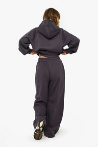 Conjunto de chándal de forro polar de 2 piezas para mujer al por mayor, top corto con capucha y bolsillo, ajuste holgado, para todas las estaciones, ropa casual, color liso con letras - Product Image 5