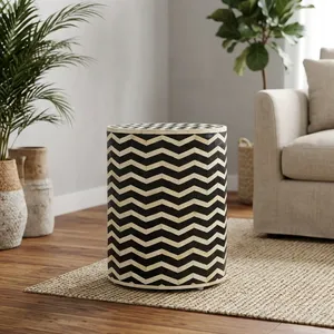 Table d'appoint en bois artisanale avec incrustation d'os motif chevron, meuble décoratif pour salon et chambre à coucher, style moderne - Product Image 3