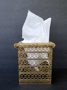Boîte à mouchoirs carrée en métal doré vintage, ton or élégant - Product Image 2