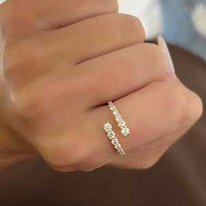 Anillo de Diamantes Cruzado de Oro Sólido 10K 14K 18K con Engaste de Garras, Corte Redondo, Diamantes Cultivados en Laboratorio, Diseño Abierto, Minimalista Moderno, Media Eternidad - Product Image 2