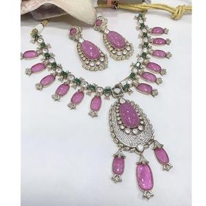 Ensemble collier et boucles d'oreilles en moissanite plaqué or de qualité supérieure, style ethnique, pour mariage indien et tenues de soirée pour femmes - Product Image 1