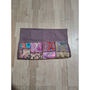 Housse de coussin carrée en coton matelassé, patchwork vintage fait main, broderie florale, fermeture éclair, cadeau du Rajasthan pour elle - Product Image 2