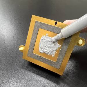 Pasta Térmica de Metal Líquido de 15-70W con Resistencia Térmica de 0.02 y Temperatura de Funcionamiento de -40~150C para CPU y Accesorios Electrónicos - Product Image 2