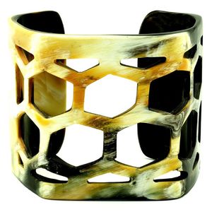 Bracelet de mariage artisanal moderne en corne de buffle naturelle polie, découpé au laser, écologique, toucher réel - Product Image 5
