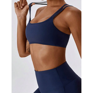 Soutien-gorge de sport noir sans coutures pour femme, col rond, bretelles croisées, maintien moyen, pour yoga, fitness et entraînement - Product Image 3