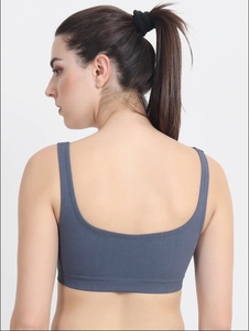 Soutien-gorge de sport gris sans couture pour femme avec rembourrage de soutien pour le yoga, la gym, l'entraînement et les activités sportives - Product Image 6