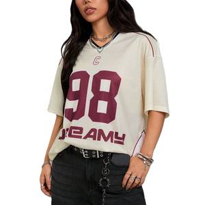 Camiseta de fútbol americano retro personalizada OEM, estilo vintage, holgada, sublimada, transpirable, con estampado de números. - Product Image 1