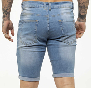 Shorts de mezclilla rasgados y desgastados de algodón elástico transpirable de cintura media para hombre, hasta la rodilla, ideales para la temporada de verano. - Product Image 4
