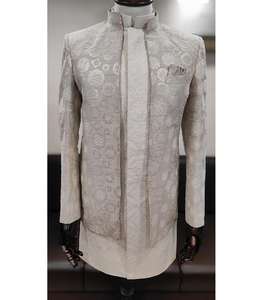 Conjunto de chaqueta sherwani y kurta de estilo indowestern con bordado de tejido jacquard para atuendos étnicos clásicos para hombres. - Product Image 6