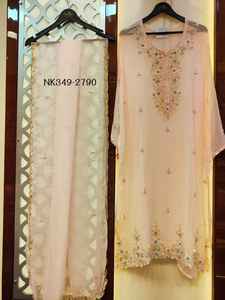 Costumes de créateurs modernes non cousus et semi-cousus vêtements indiens et pakistanais brodés à la main - Product Image 2