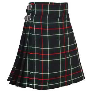 Mini kilt en tartan classique de haute qualité personnalisé avec boucles réglables pour un ajustement parfait. - Product Image 1