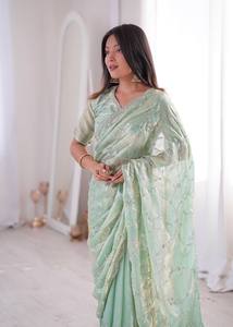 Magnifique sari de soirée avec chemisier de créateur, tenue indienne pour femmes, idéale pour les festivals, les cérémonies et les mariages. - Product Image 3