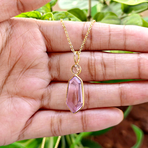 Impresionante colgante de cuarzo rosa con circonita cúbica rosa en engaste de bisel, collar de latón chapado en oro de 18k para mujer, regalo de joyería. - Product Image 5