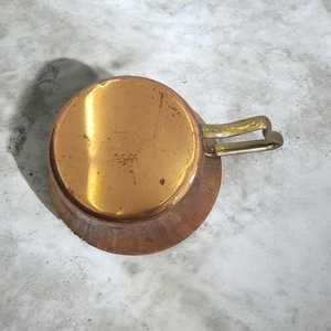 Taza corta de cobre antiguo con asa para cócteles, de cobre puro, para uso en bares y restaurantes. - Product Image 4