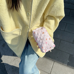 Handmade Quilted Makeup Bag Custom Polyester Floral Cosmetic Bags Personalized Cute Quilting Travel Makeup Pouch - Product Image 6