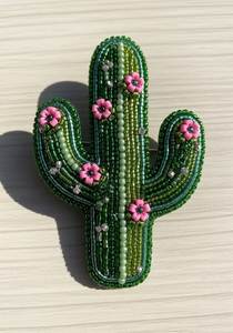 Broche brodée à la main avec des perles et un motif floral complexe pour femmes, broche brodée à la main de qualité supérieure, tendance - Product Image 4