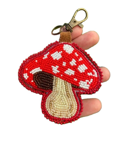 Magnifique porte-clés brodé de perles rouges et vertes, motif piment, fait main, pour filles, d'Inde. - Product Image 6