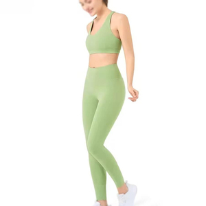 Conjunto de yoga de alta calidad, transpirable y elástico, con impresión de logotipo personalizado, ropa de fitness para mujer. - Product Image 3