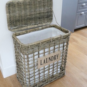 Panier à linge rectangulaire moderne en rotin naturel avec couvercle - Product Image 3