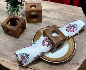 Anillo de Servilleta Decorativo Hecho a Mano de Madera para Decoración de Mesa de Navidad, Bodas y Fiestas, Colección de Accesorios Elegantes - Product Image 1